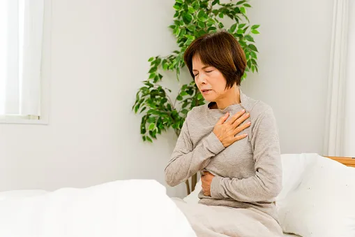 menopause symptoms age 47